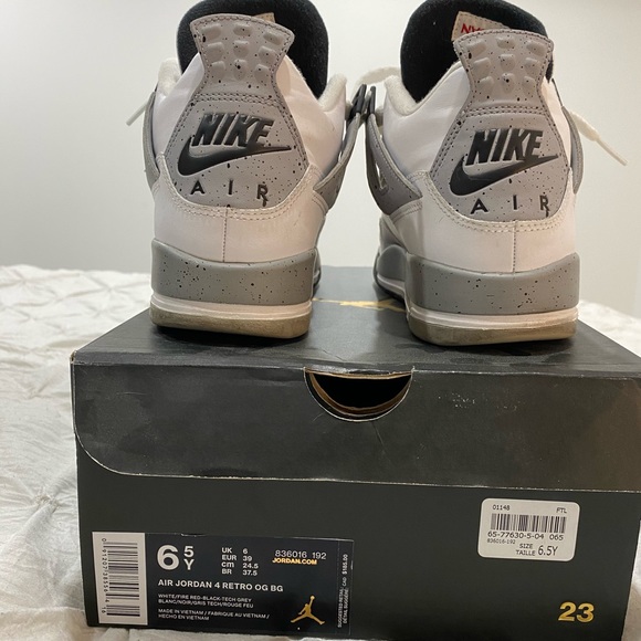 AIR JORDAN CEMENT 4 - Picture 3 of 4